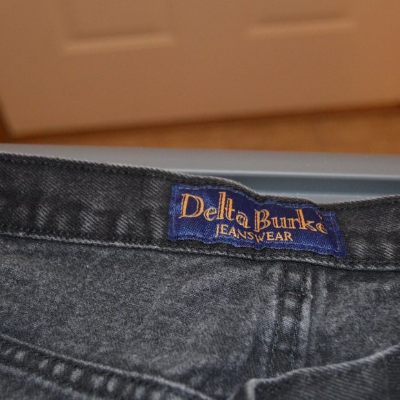 Delta Burke Jeans - Picture 1 of 6
